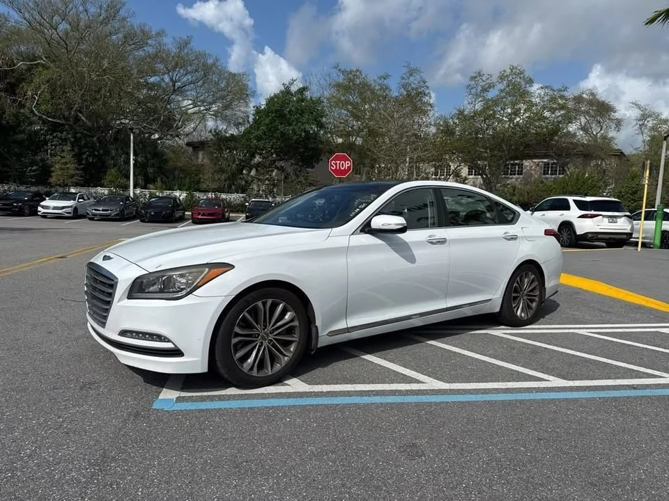 2016 Hyundai Genesis - Image 2 of 10