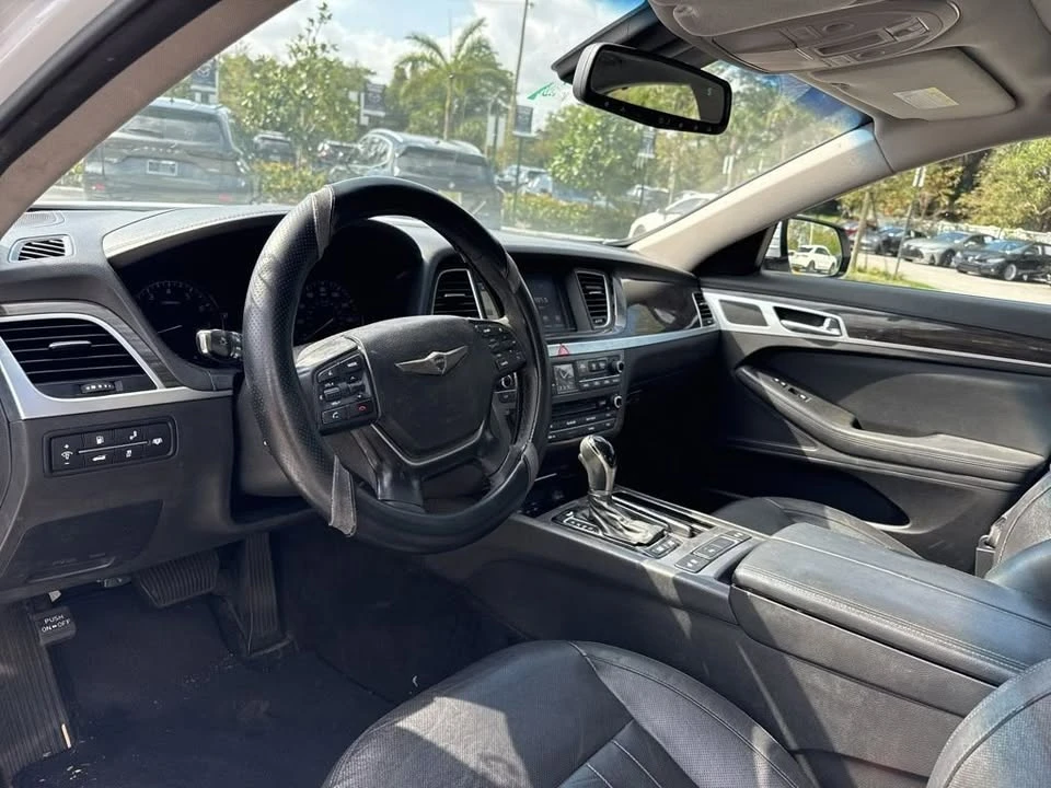 2016 Hyundai Genesis - Image 8 of 10