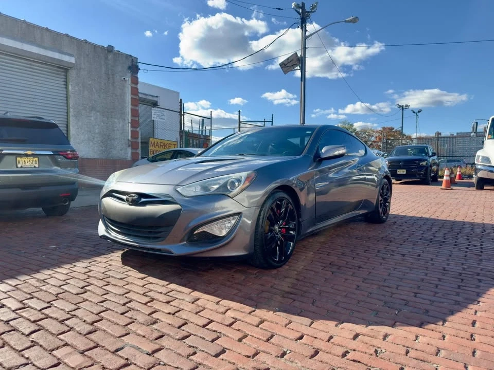 2016 Hyundai Genesis - Image 4 of 17