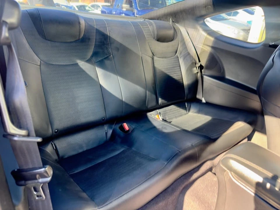 2016 Hyundai Genesis - Image 7 of 17