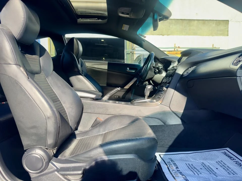 2016 Hyundai Genesis - Image 6 of 17
