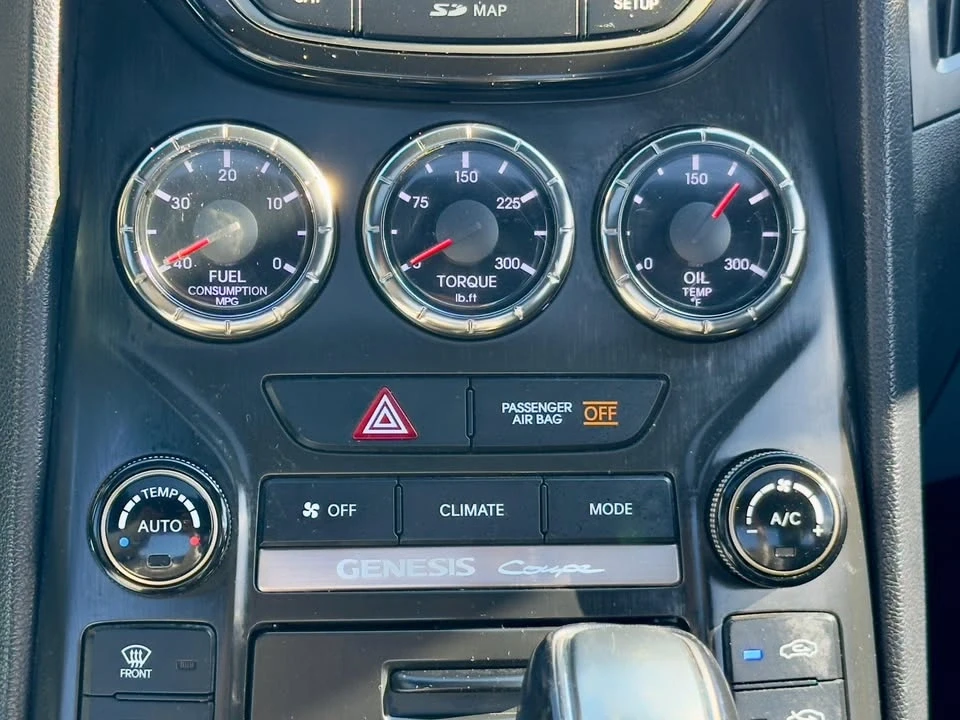 2016 Hyundai Genesis - Image 17 of 17