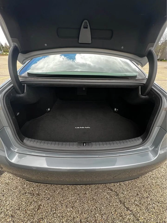 2016 Hyundai Genesis - Image 11 of 20
