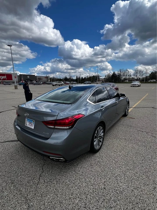2016 Hyundai Genesis - Image 5 of 20