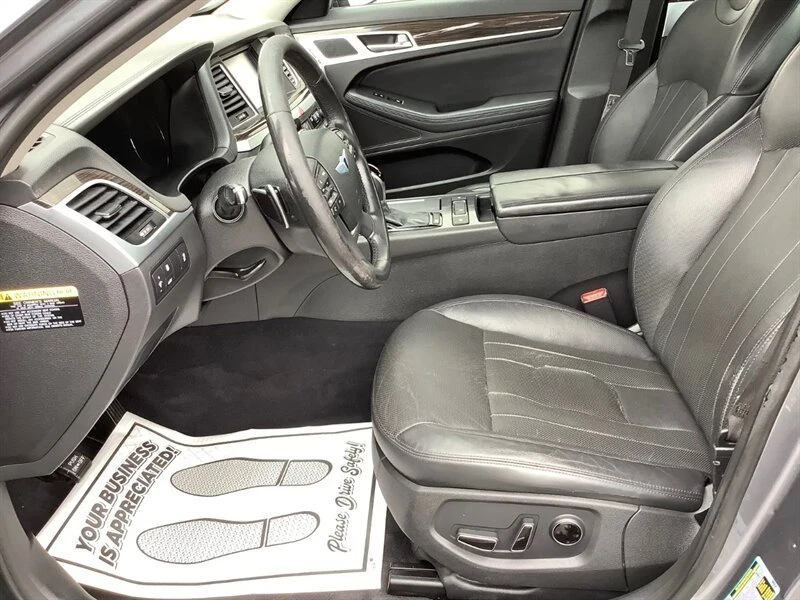 2016 Hyundai Genesis - Image 13 of 20