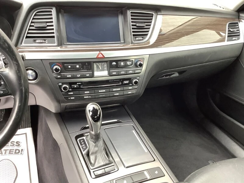 2016 Hyundai Genesis - Image 16 of 20