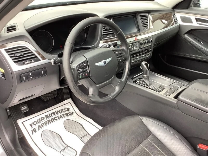 2016 Hyundai Genesis - Image 15 of 20