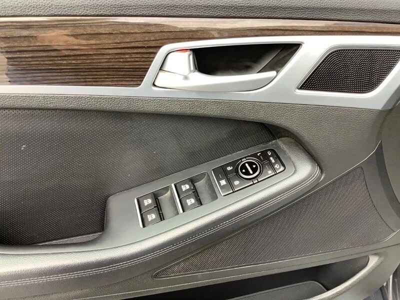 2016 Hyundai Genesis - Image 12 of 20