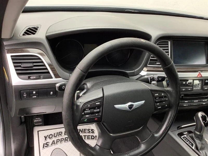 2016 Hyundai Genesis - Image 18 of 20