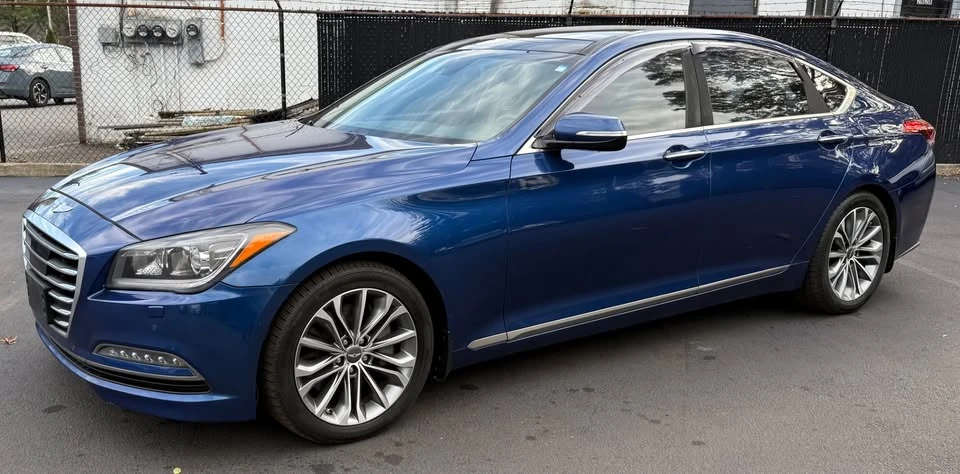 2016 Hyundai Genesis - Image 2 of 13
