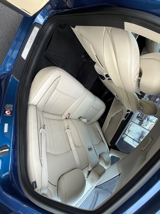 2016 Hyundai Genesis - Image 12 of 13