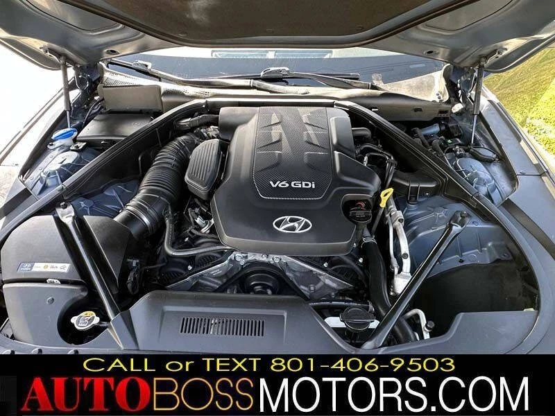 2016 Hyundai Genesis - Image 11 of 14