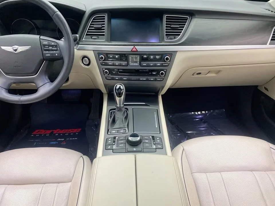 2016 Hyundai Genesis - Image 16 of 20