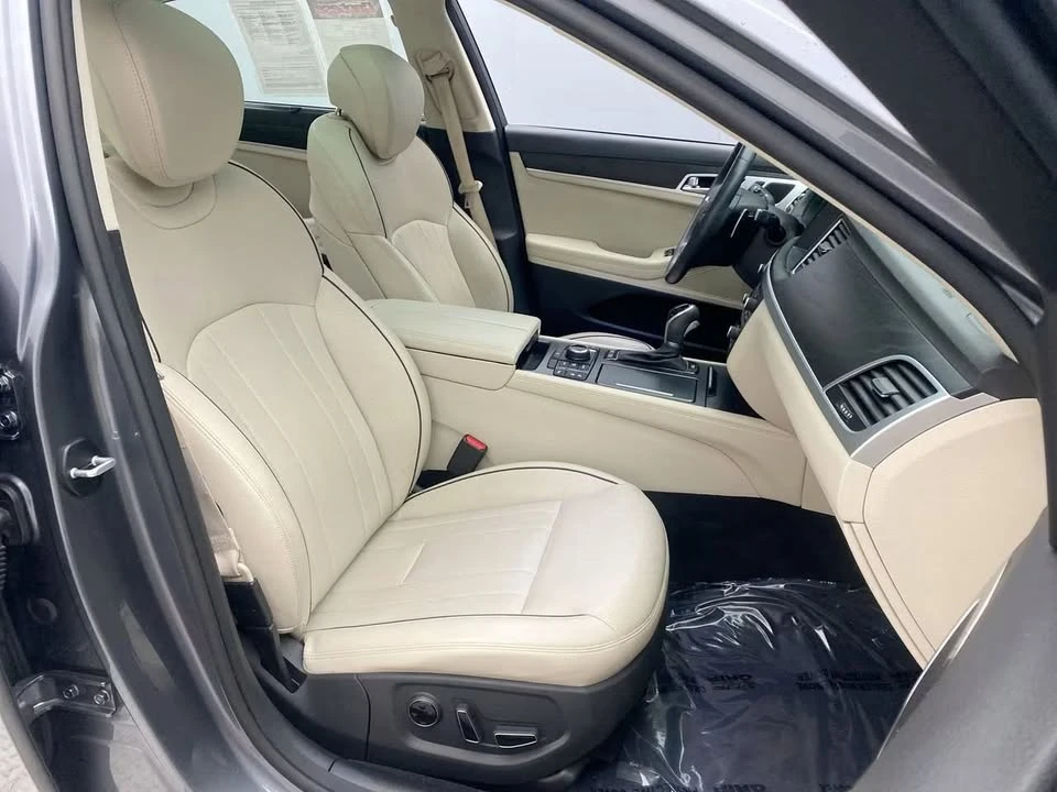 2016 Hyundai Genesis - Image 19 of 20
