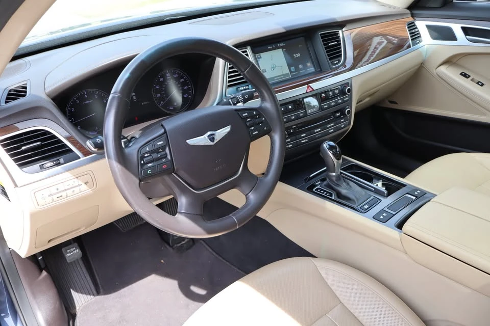 2016 Hyundai Genesis - Image 2 of 20
