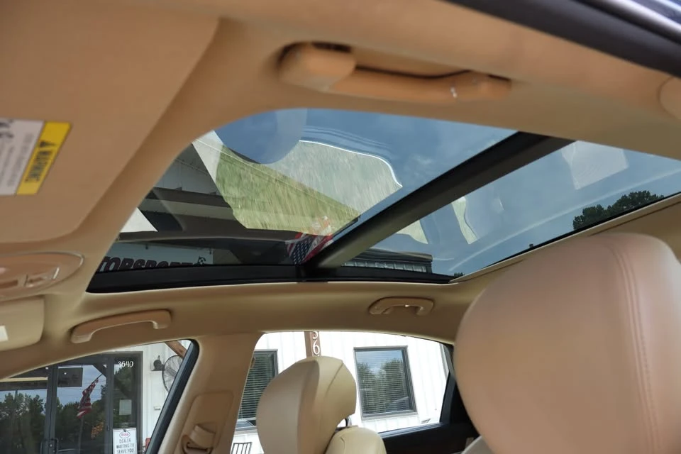2016 Hyundai Genesis - Image 3 of 20