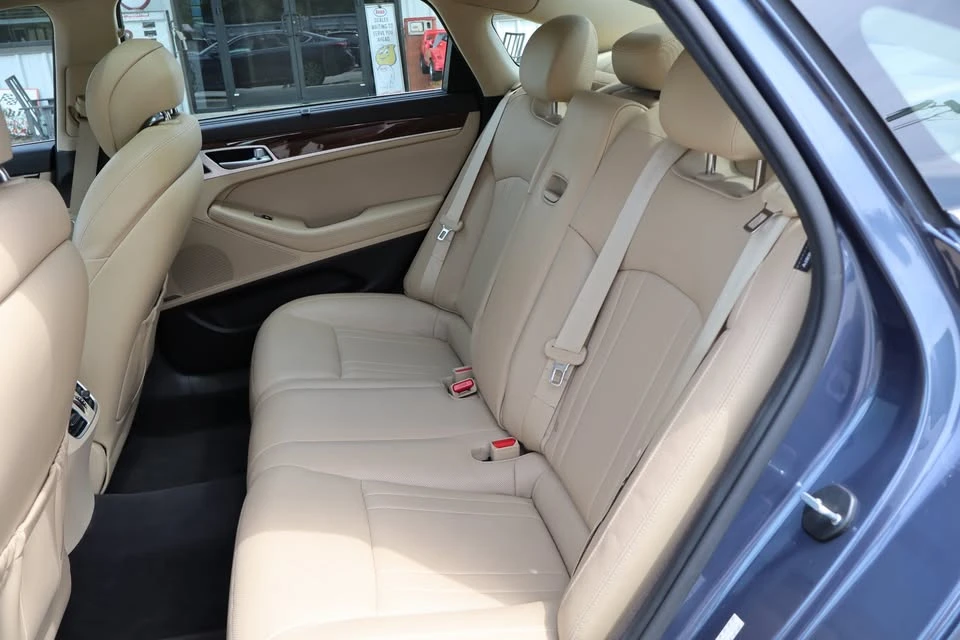 2016 Hyundai Genesis - Image 10 of 20