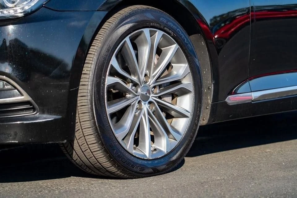 2016 Hyundai Genesis - Image 6 of 19