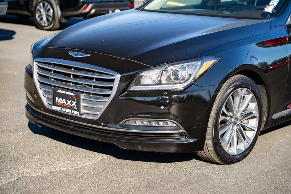 2016 Hyundai Genesis - Image 5 of 19