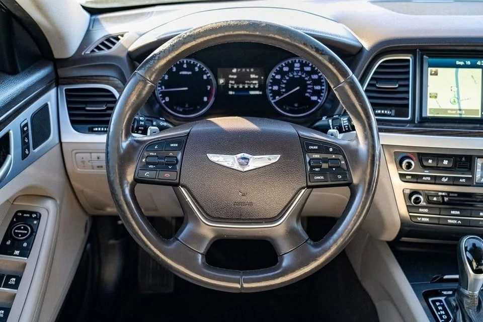2016 Hyundai Genesis - Image 13 of 19