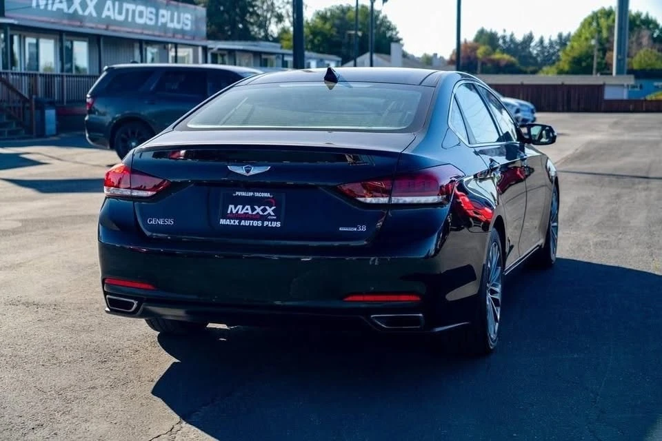 2016 Hyundai Genesis - Image 10 of 19