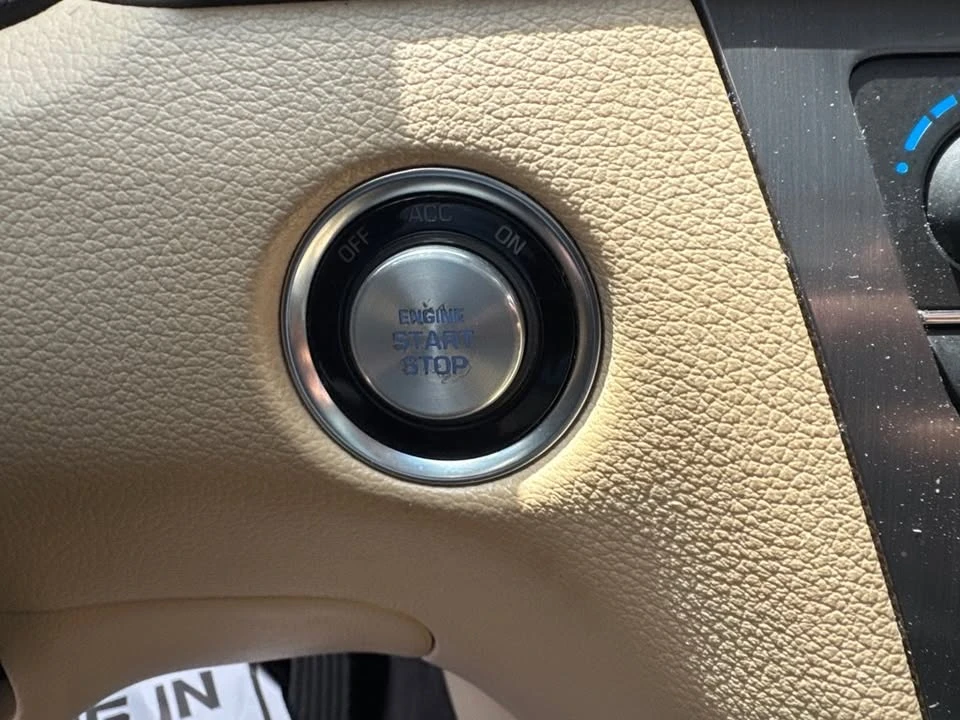 2016 Hyundai Genesis - Image 13 of 18
