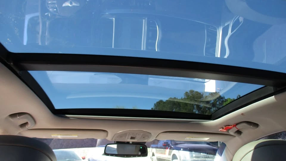 2016 Hyundai Genesis - Image 18 of 18