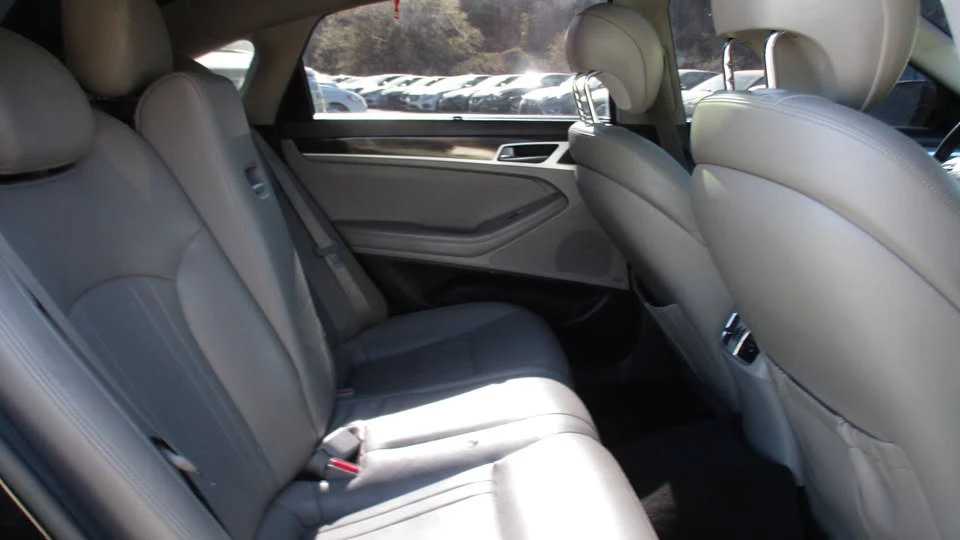 2016 Hyundai Genesis - Image 14 of 18