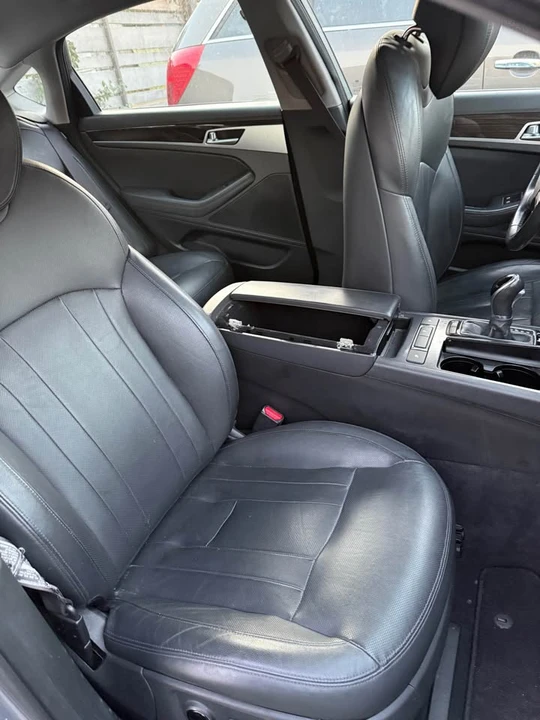 2016 Hyundai Genesis - Image 6 of 7
