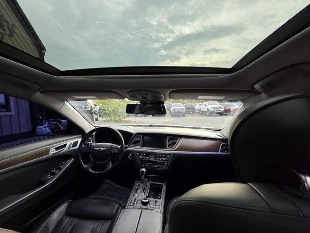 2016 Hyundai Genesis - Image 14 of 17