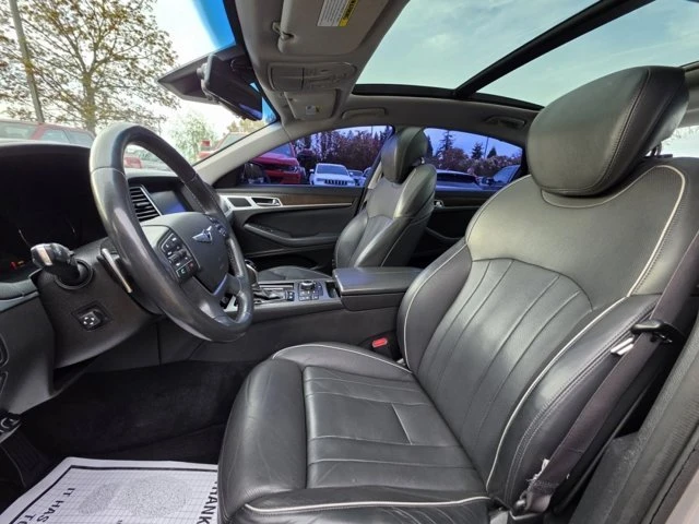 2016 Hyundai Genesis - Image 16 of 17