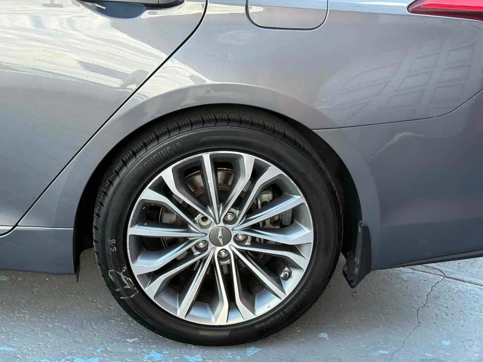 2016 Hyundai Genesis - Image 12 of 20