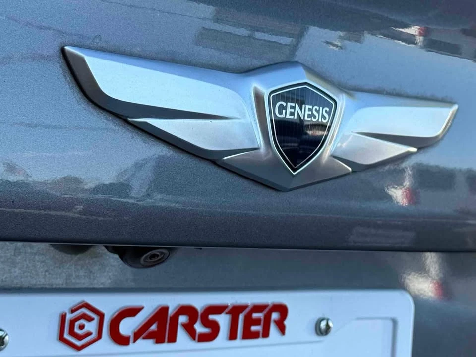 2016 Hyundai Genesis - Image 18 of 20