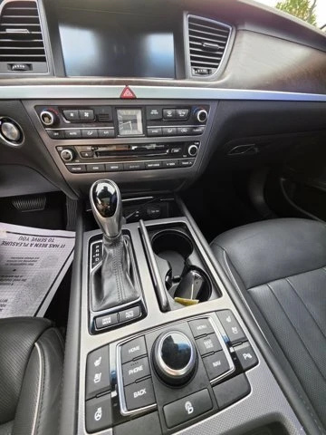 2016 Hyundai Genesis - Image 12 of 17