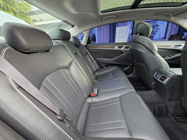 2016 Hyundai Genesis - Image 15 of 17