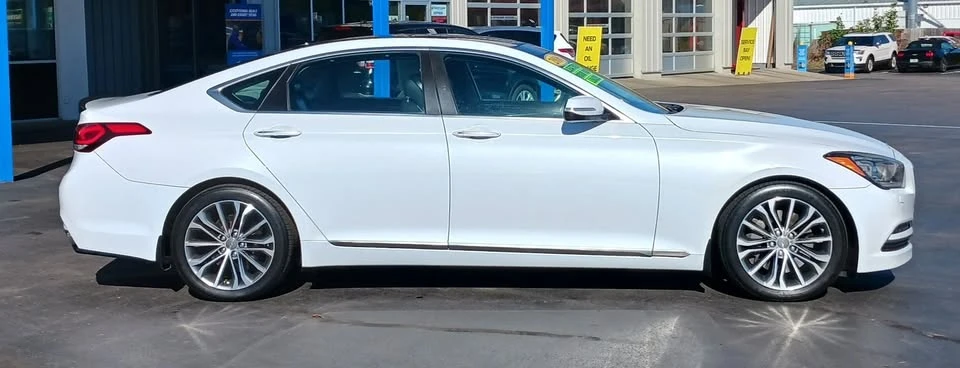 2016 Hyundai Genesis - Image 4 of 19