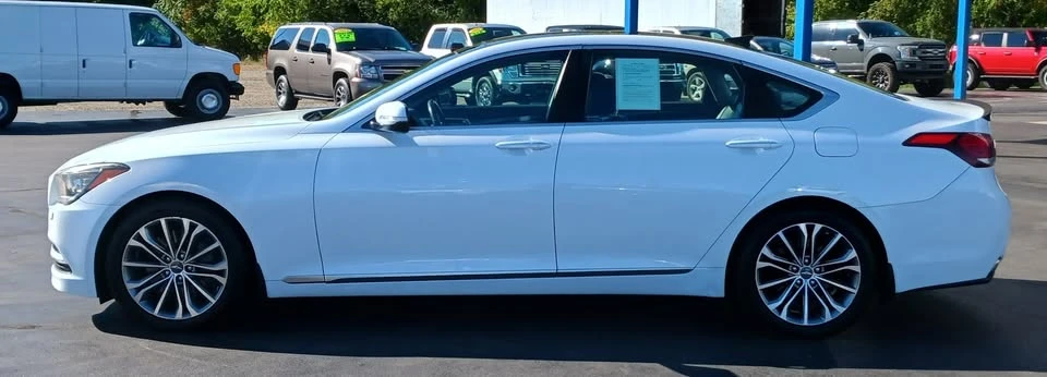 2016 Hyundai Genesis - Image 5 of 19