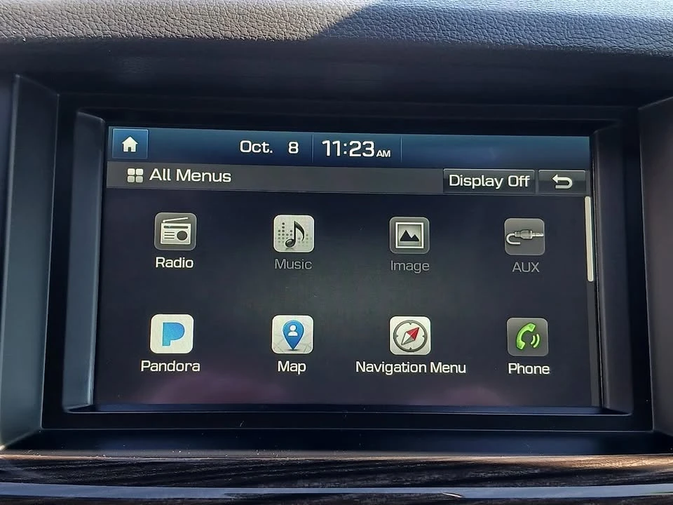 2016 Hyundai Genesis - Image 17 of 19