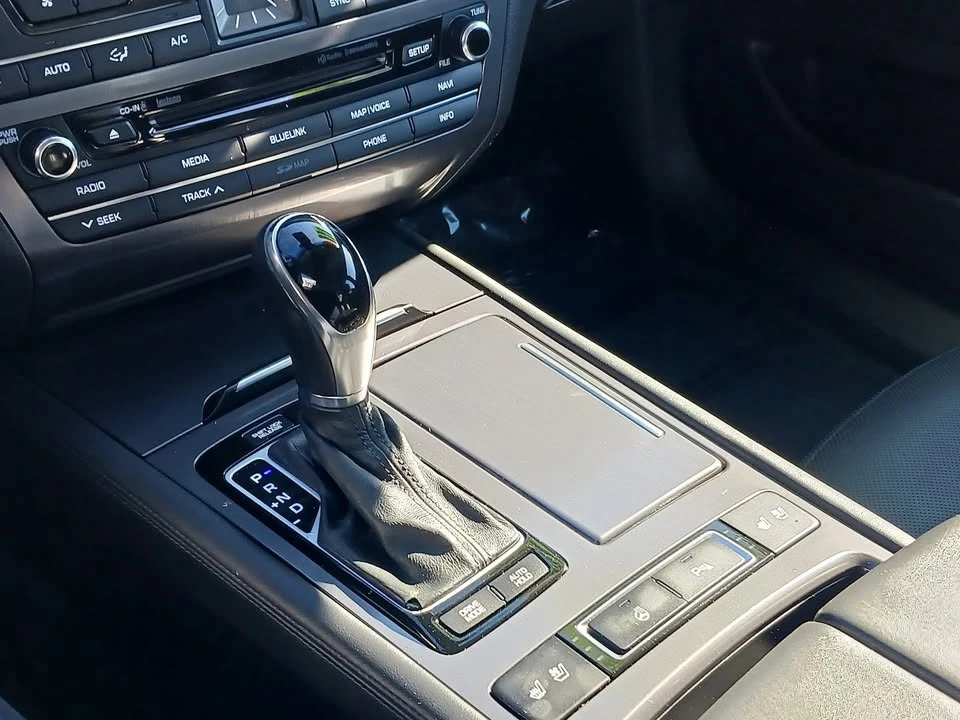 2016 Hyundai Genesis - Image 19 of 19
