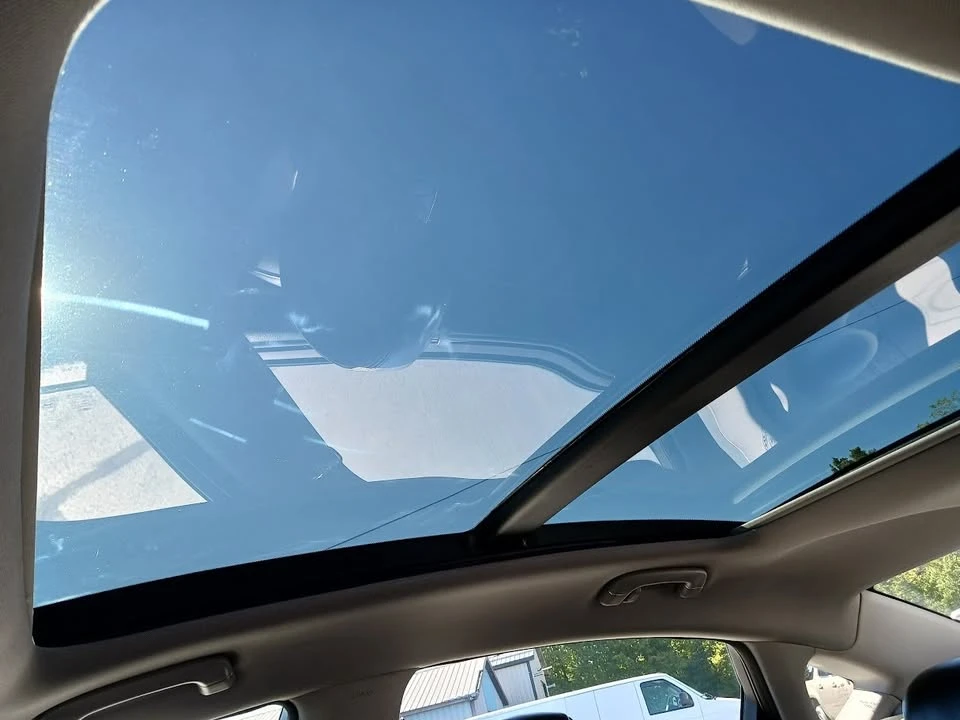2016 Hyundai Genesis - Image 11 of 19