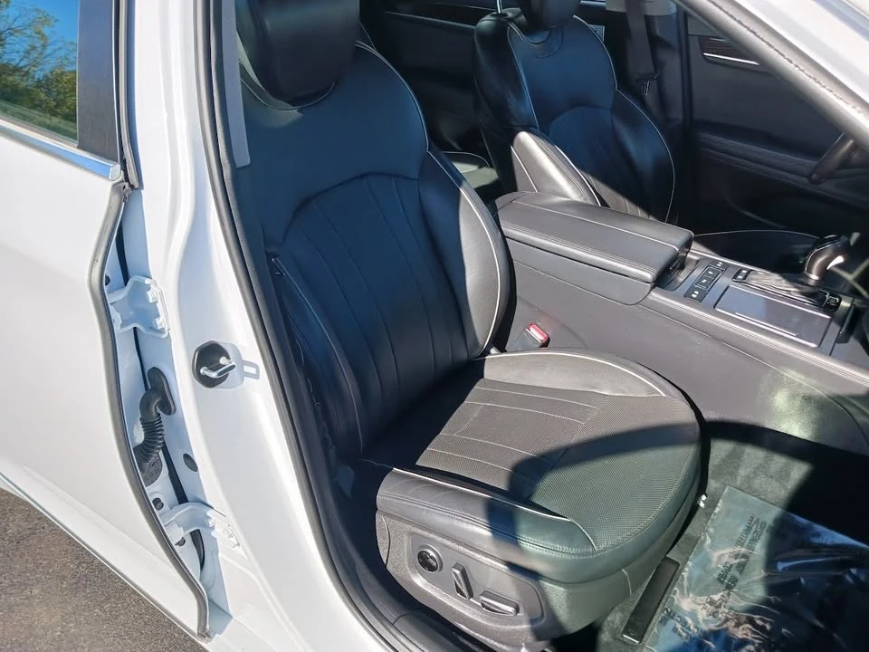 2016 Hyundai Genesis - Image 12 of 19