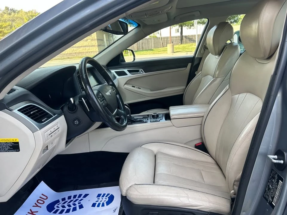 2016 Hyundai Genesis - Image 9 of 20