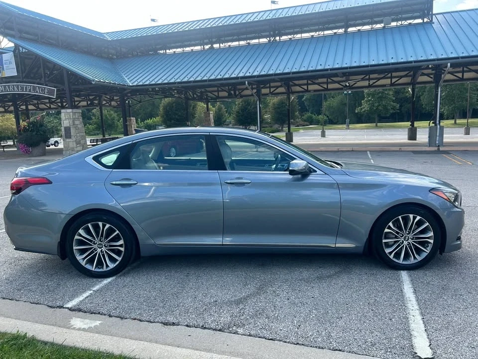 2016 Hyundai Genesis - Image 2 of 20