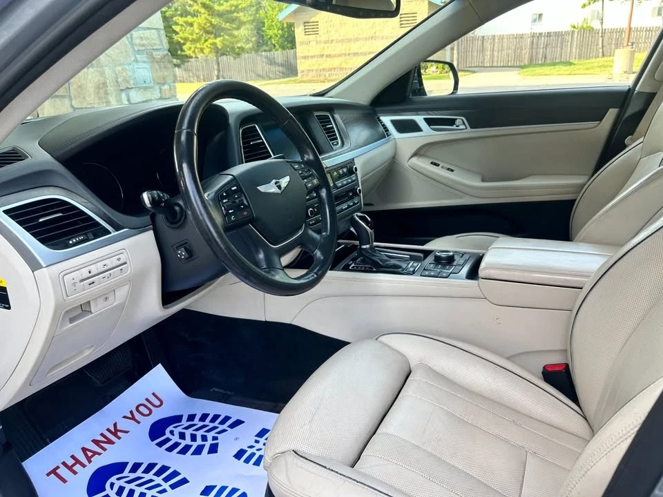 2016 Hyundai Genesis - Image 13 of 20