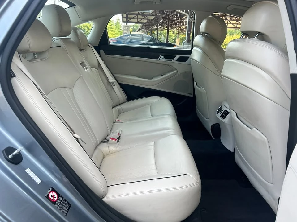 2016 Hyundai Genesis - Image 10 of 20