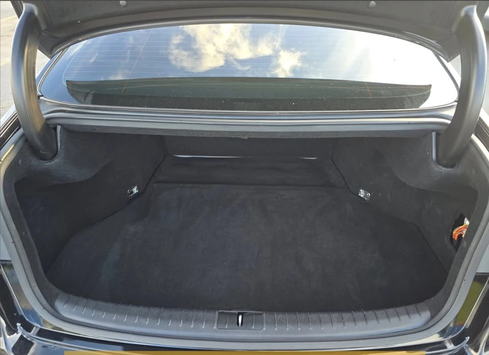 2016 Hyundai Genesis - Image 12 of 13