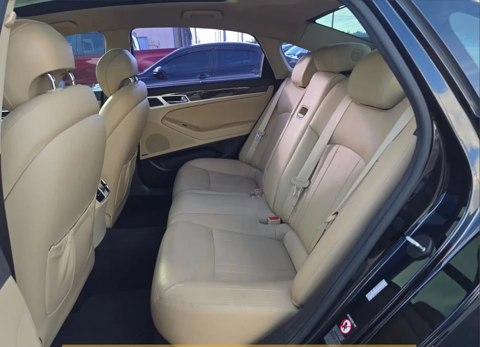 2016 Hyundai Genesis - Image 11 of 13