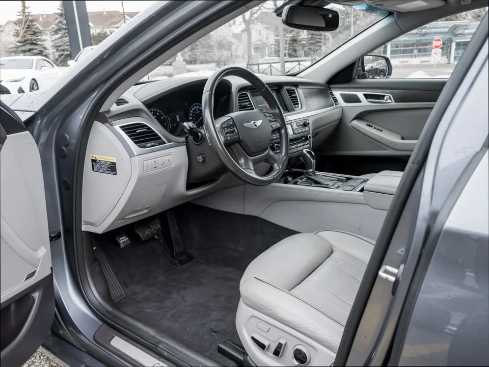 2016 Hyundai Genesis - Image 9 of 19