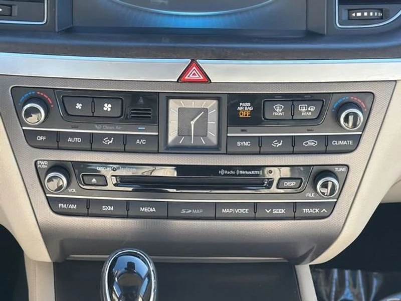 2016 Hyundai Genesis - Image 15 of 19