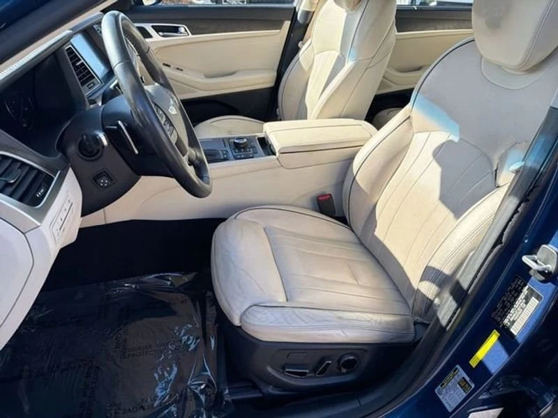 2016 Hyundai Genesis - Image 11 of 19